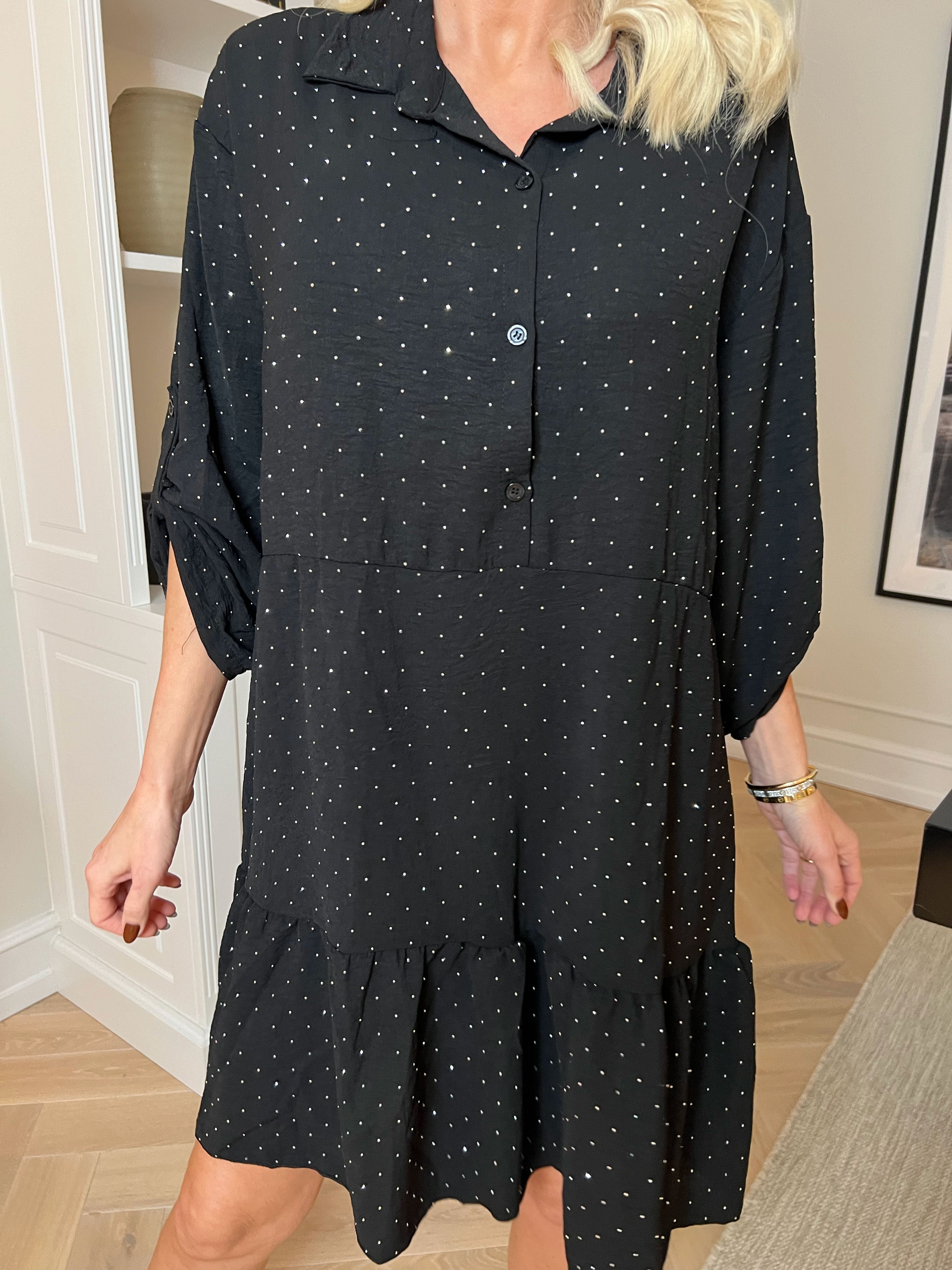 Gissele - Sød kjole i viskose med fine similisten